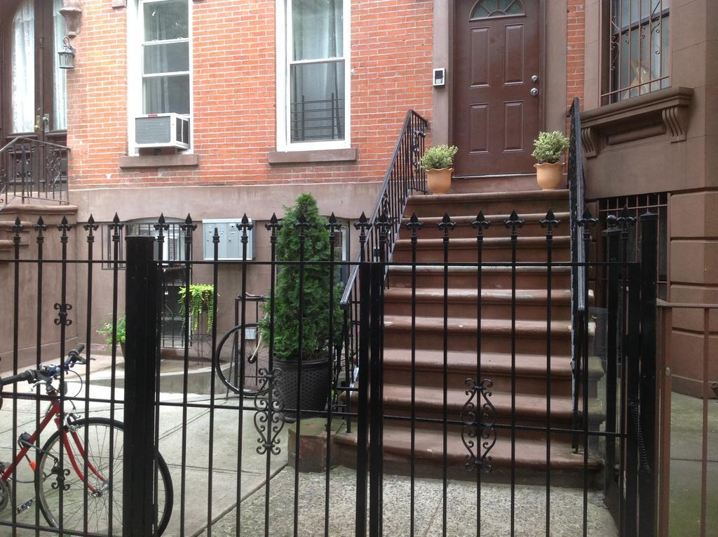 Modern Living II New York Exterior photo
